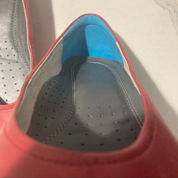 ECCO Sz 41 Slip On Loafer Shoes Red  and Blue Antislip Sole - Picture 3 of 9